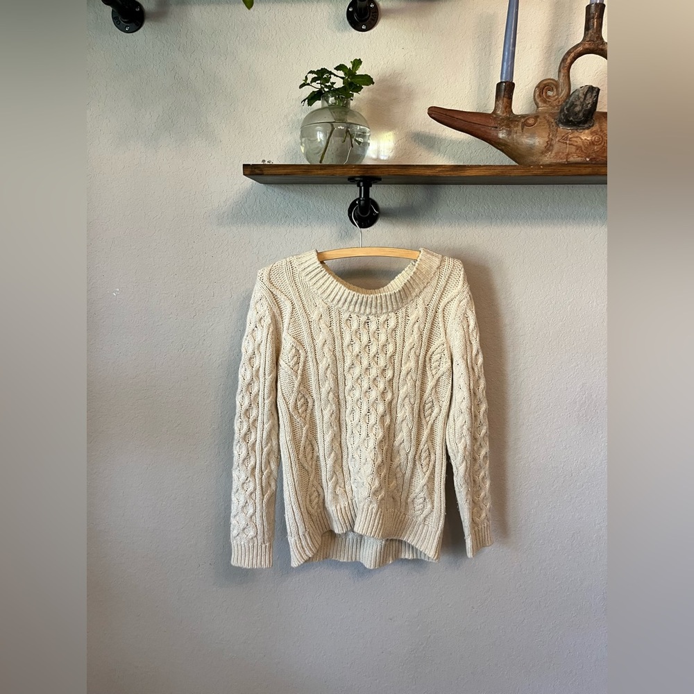 Chunky wool crew neck sweater.